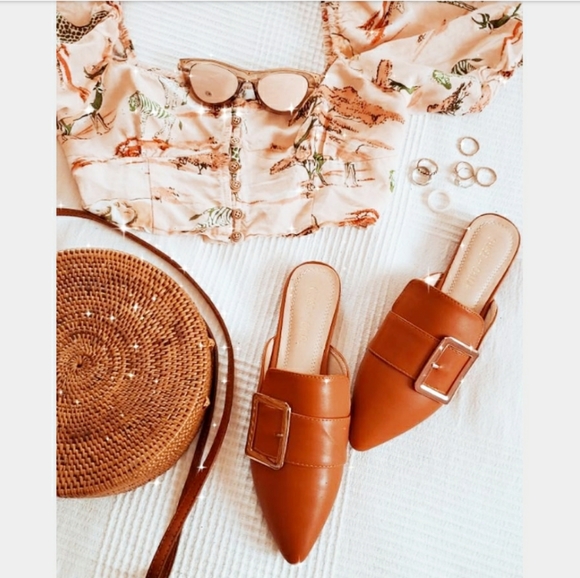 🚨The Rebecca//Tan mule flat - Picture 3 of 8